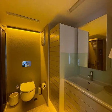 Downtown Oasis - Spacious Modern 3-br Flat Near Beachpark Apartment Antalya