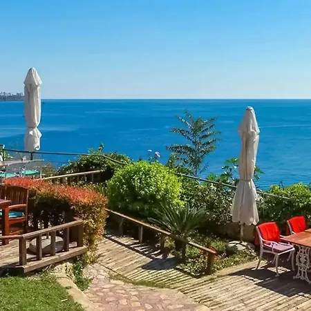 Apartment Downtown Oasis - Spacious Modern 3-br Flat Near Beachpark Antalya