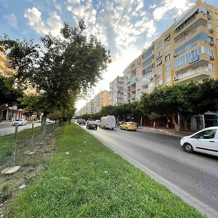 Downtown Oasis - Spacious Modern 3-br Flat Near Beachpark Apartment *