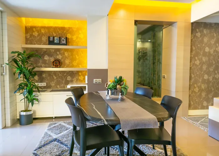 Downtown Oasis - Spacious Modern 3-br Flat Near Beachpark Apartamento Antalya
