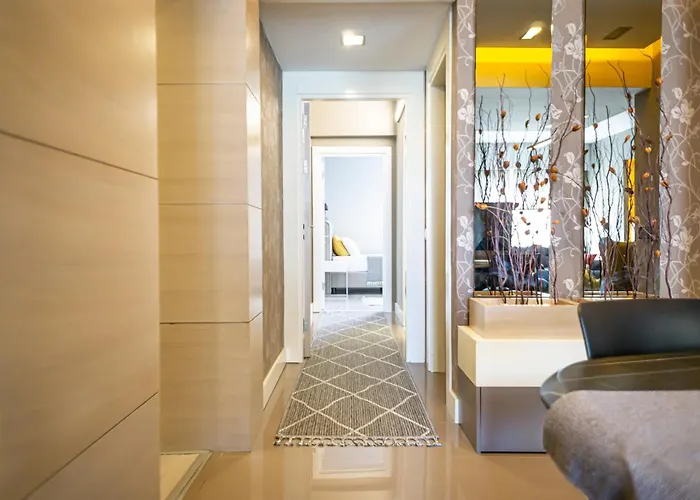 Downtown Oasis - Spacious Modern 3-br Flat Near Beachpark Antalya