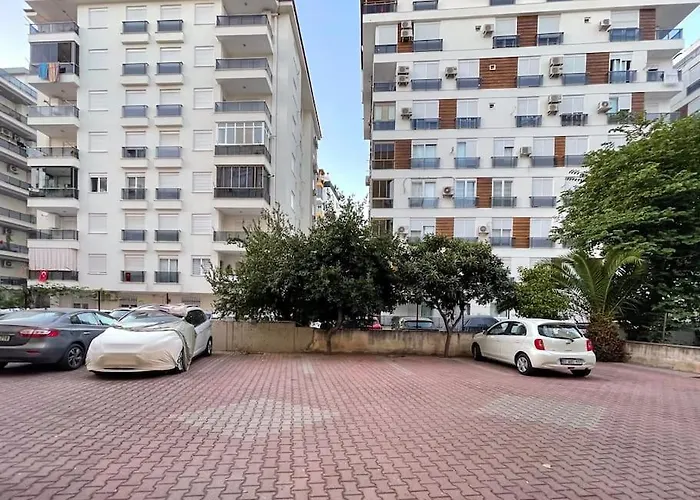 Downtown Oasis - Spacious Modern 3-br Flat Near Beachpark Apartamento