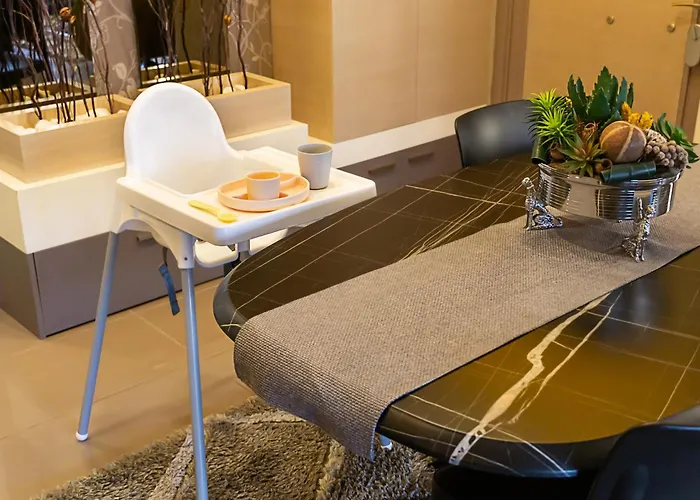 Downtown Oasis - Spacious Modern 3-br Flat Near Beachpark Antalia