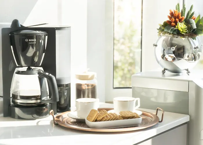 Downtown Oasis - Spacious Modern 3-br Flat Near Beachpark *