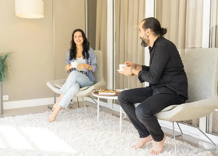 Downtown Oasis - Spacious Modern 3-br Flat Near Beachpark Antalia