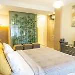 Downtown Oasis - Spacious Modern 3-br Flat Near Beachpark Daire