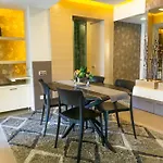 Downtown Oasis - Spacious Modern 3-br Flat Near Beachpark Daire Antalya