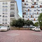 Downtown Oasis - Spacious Modern 3-br Flat Near Beachpark Daire