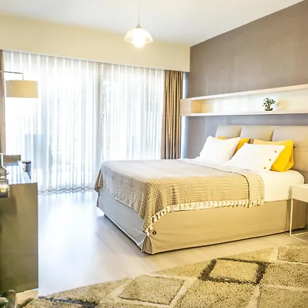 Downtown Oasis - Spacious Modern 3-br Flat Near Beachpark شقة