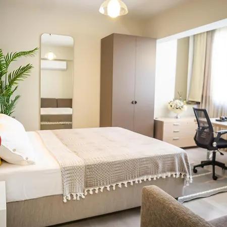 Apartment Downtown Oasis - Spacious Modern 3-br Flat Near Beachpark *