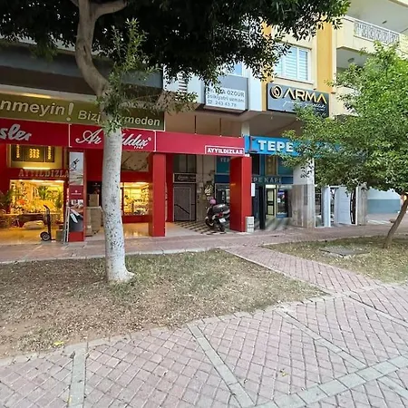 شقة Downtown Oasis - Spacious Modern 3-br Flat Near Beachpark أنطاليا